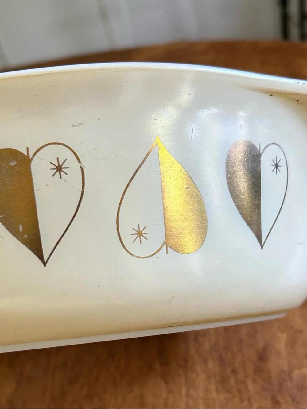 Vintage Pyrex Golden Hearts 2.5 Quart Casserole Dish - no lid